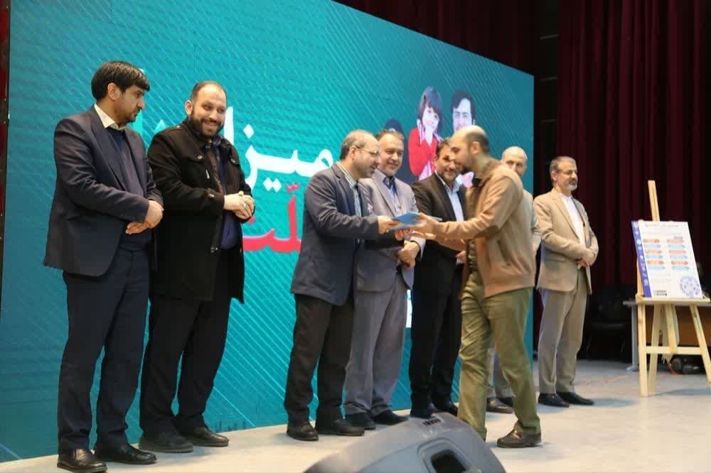 افشاری: بیش از 2 درصد تولیدات علمی کشور را دارا هستیم افشاری: بیش از 2 درصد تولیدات علمی کشور را دارا هستیم