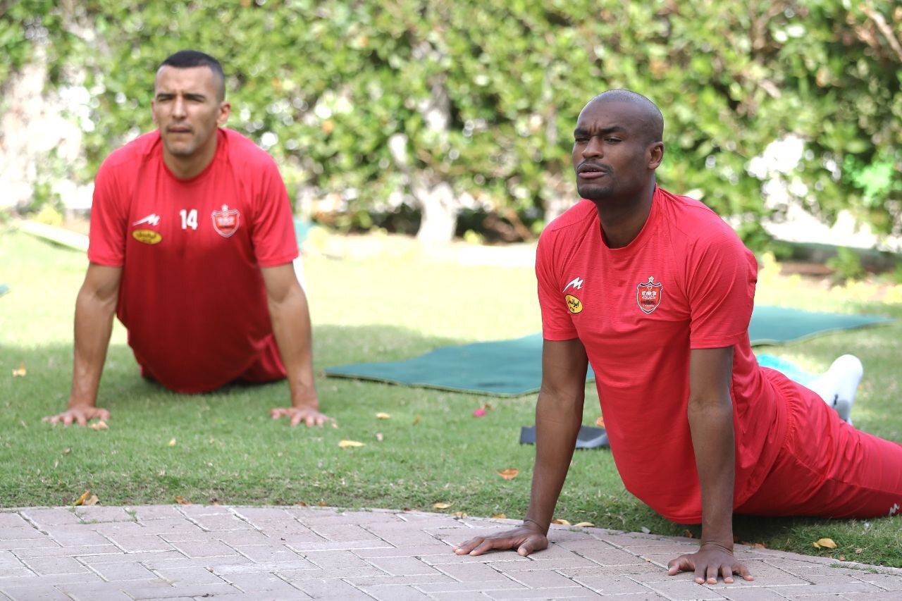 تمرین گرم پرسپولیسیها با آهن سرد+ تصاویر تمرین گرم پرسپولیسیها با آهن سرد+ تصاویر