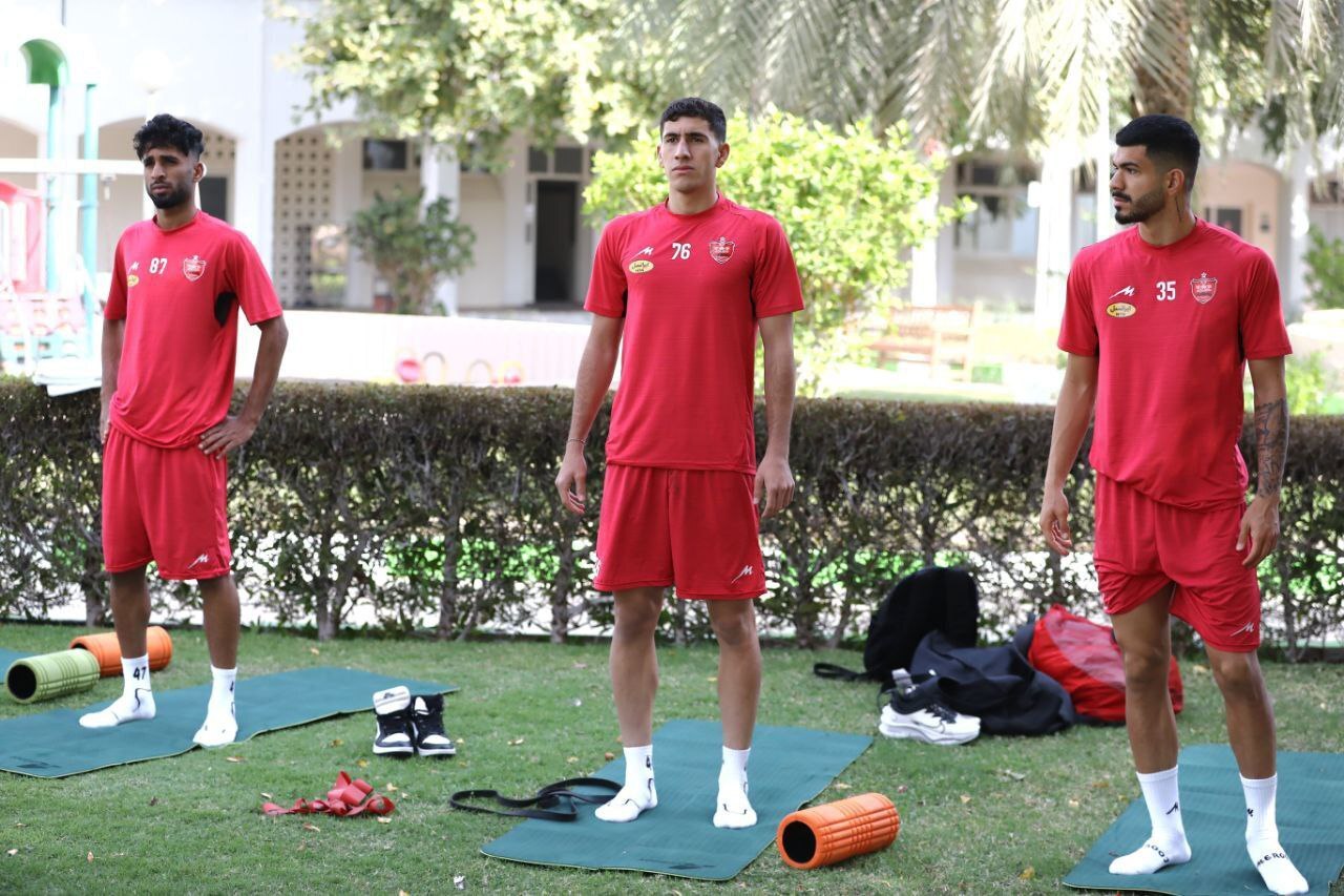 تمرین گرم پرسپولیسیها با آهن سرد+ تصاویر تمرین گرم پرسپولیسیها با آهن سرد+ تصاویر