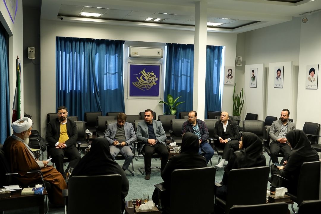 تقابل حق و باطل توسط رسانهها تبیین شود تقابل حق و باطل توسط رسانهها تبیین شود