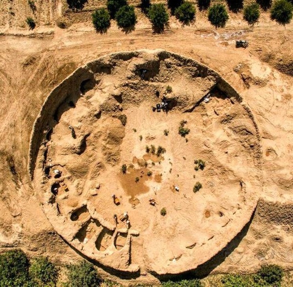 ده پهلوان: «دخمه ترک آباد» باید ثبت جهانی شود/ پیشنهاد تبدیل ۲۰ محوطه به پایگاه گردشگری باستان شناسی