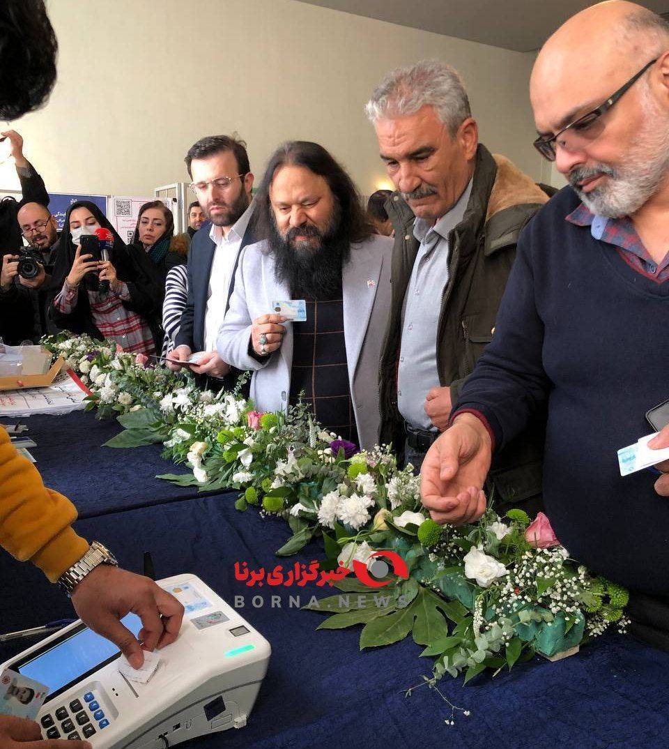 حضور هنرمندان پای صندوق‌های رای/ وزیر ارشاد: تالار وحدت امروز نمایش وحدت روشنفکران ایرانی شده است