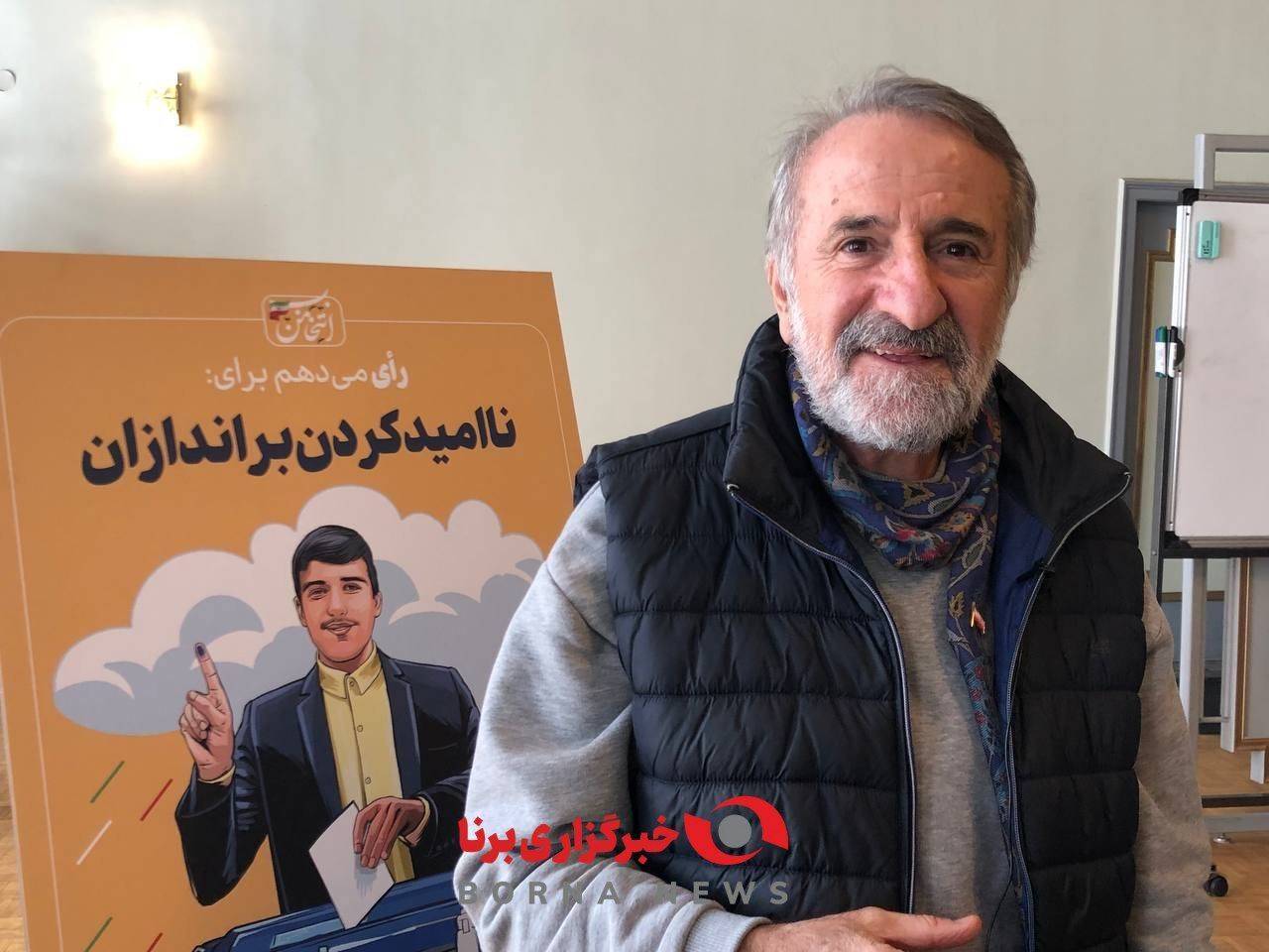 حضور هنرمندان پای صندوق‌های رای/ وزیر ارشاد: تالار وحدت امروز نمایش وحدت روشنفکران ایرانی شده است