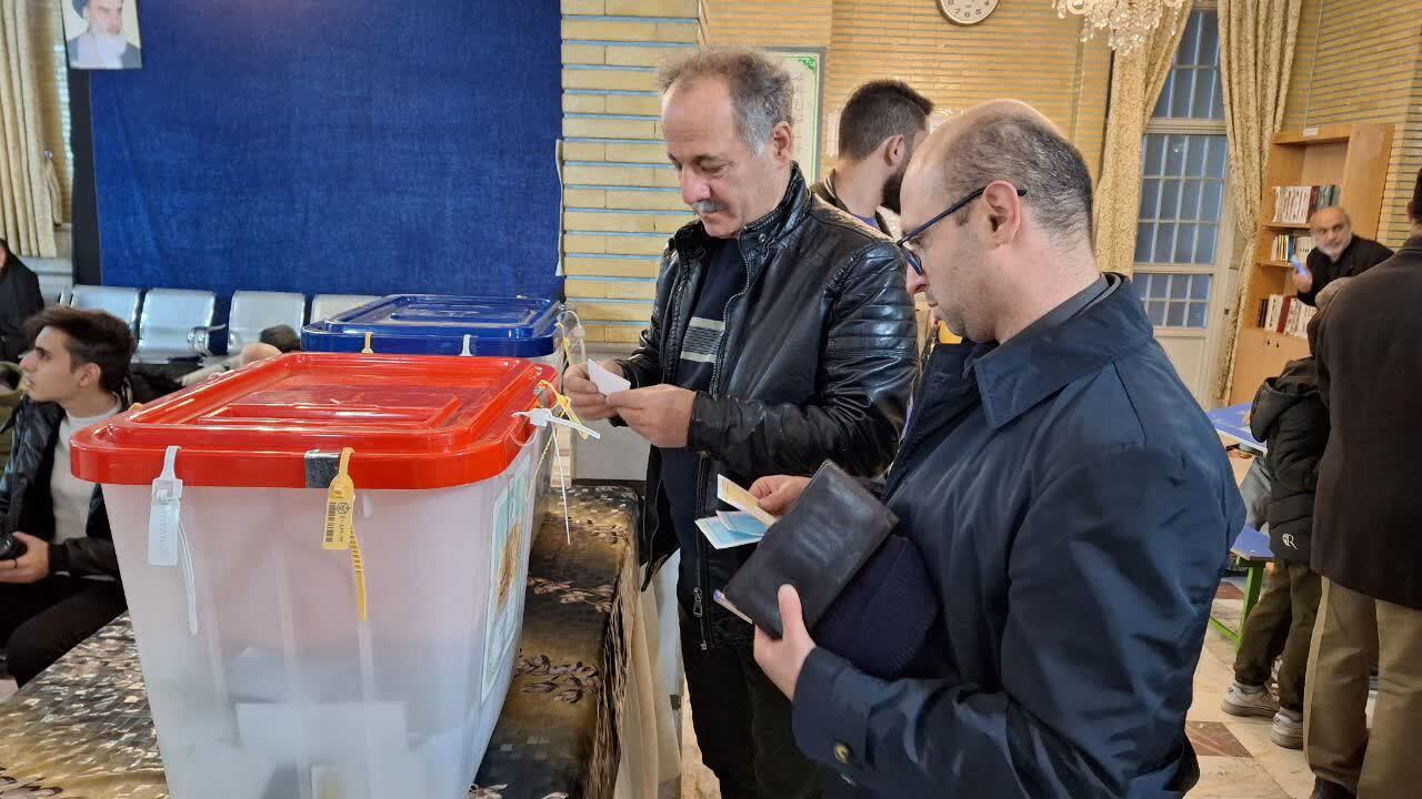 برخورداری: نمایندگان دغدغه حل مشکلات مردم را داشته باشند 