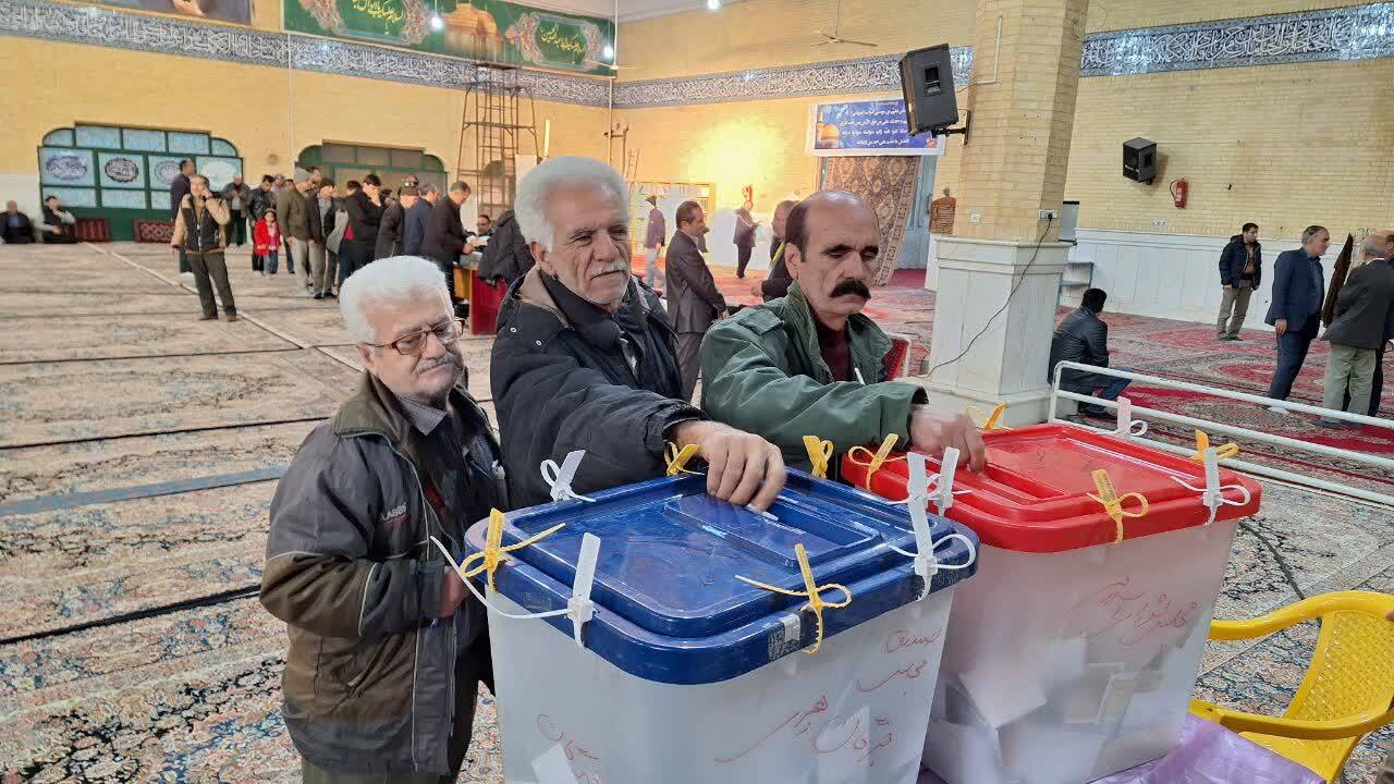 زمان رأی گیری تا ساعت ۲۲ امشب تمدید شد زمان رأی گیری تا ساعت ۲۲ امشب تمدید شد