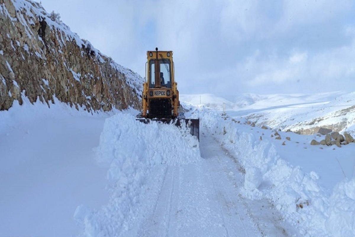 برف روبی بیش از هزار و ۴۰۰ کیلومتر از محور‌های خراسان شمالی برای انتقال صندوق‌های رأی