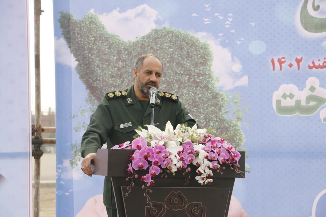 کاشت نهال به نام شهدا پیام ایثار و شهادت را به آیندگان منتقل می‌کند