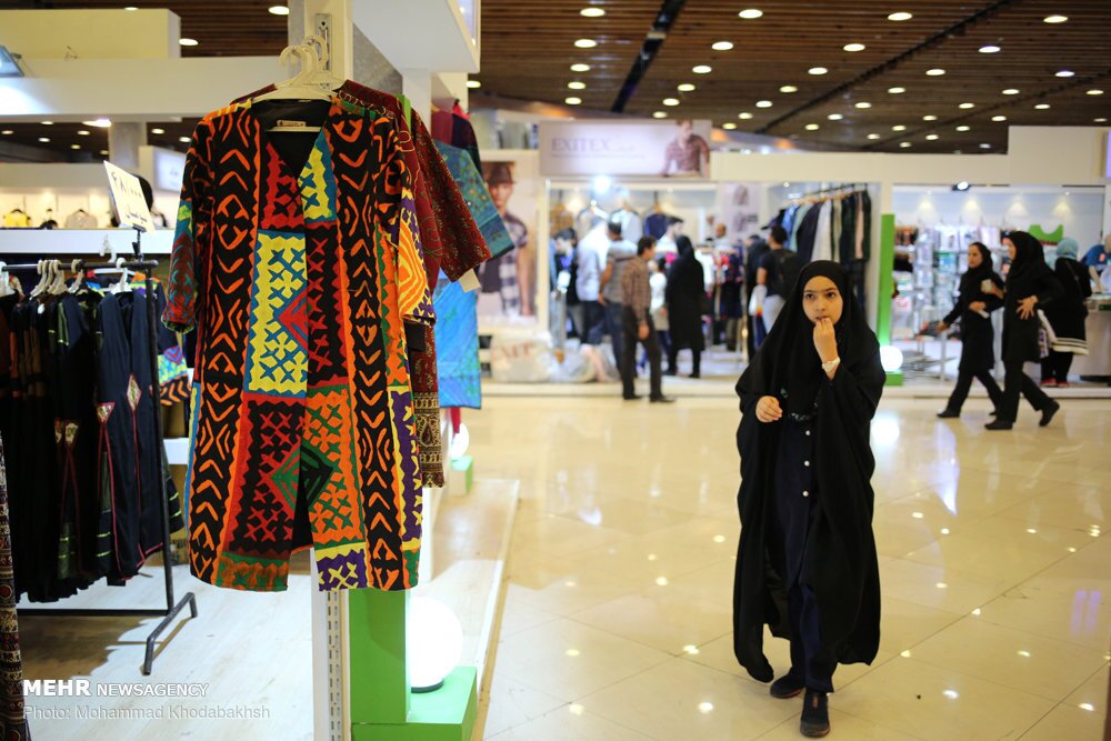 استقبال گسترده خانواده ها از تخفیف ۳۰ درصدی ۱۸۷ غرفه بیستمین نمایشگاه زنان و تولید ملی
