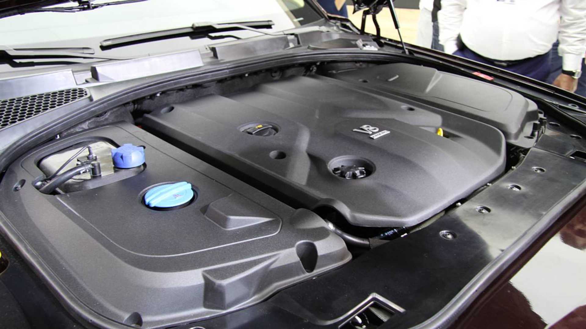 مشخصات خودرو لوکس آئوروس هدیه پوتین به کیم جونگ اون مشخصات خودرو لوکس آئوروس هدیه پوتین به کیم جونگ اون