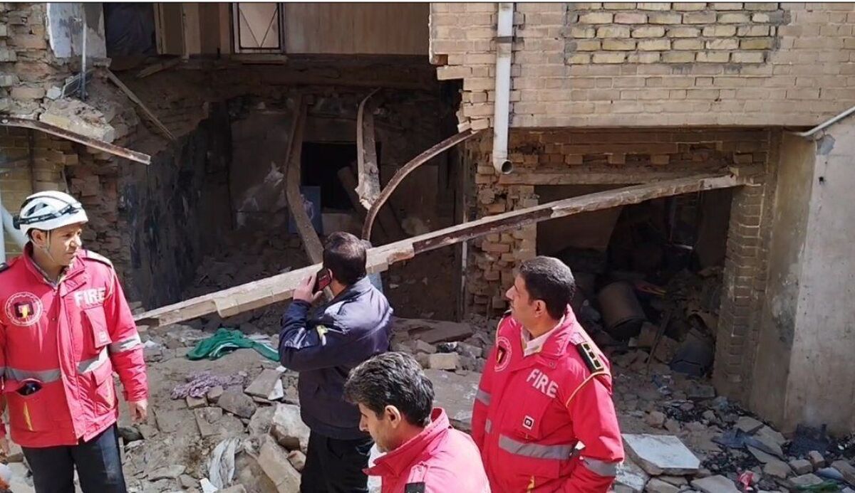 تخریب یک منزل مسکونی و یک کشته و ۳ مصدوم  بر اثر انفجار مواد محترقه در بروجرد