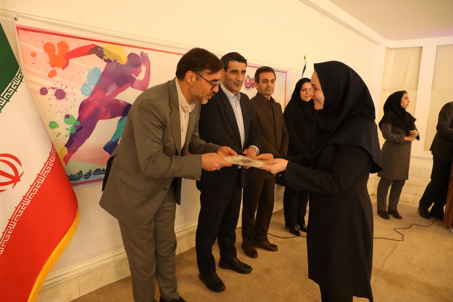 مراسم اختتامیه مسابقات ورزشی- فرهنگی همکاران و فرزندان همکار شرکت آب منطقه ای قزوین برگزار شد.