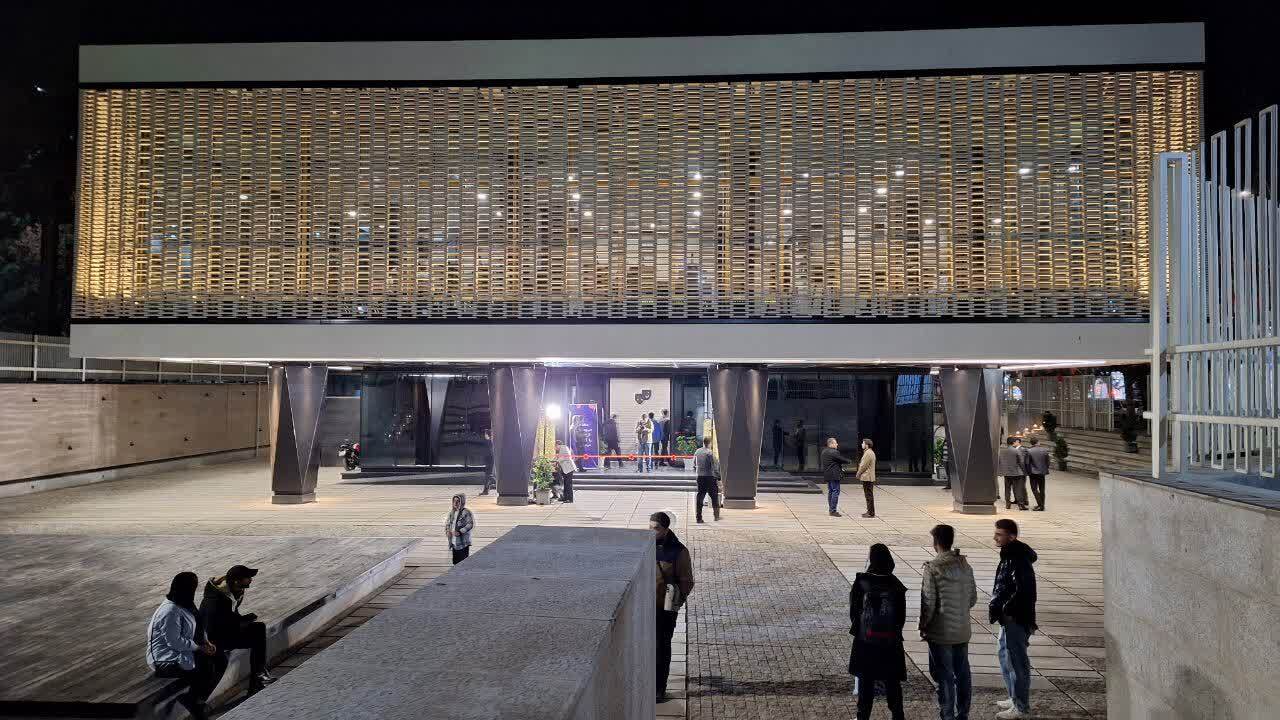 ئاتر شهر «بزرگترین مجموعه هنری استان قزوین» پس از سالها افتتاح شد   ئ      ئ