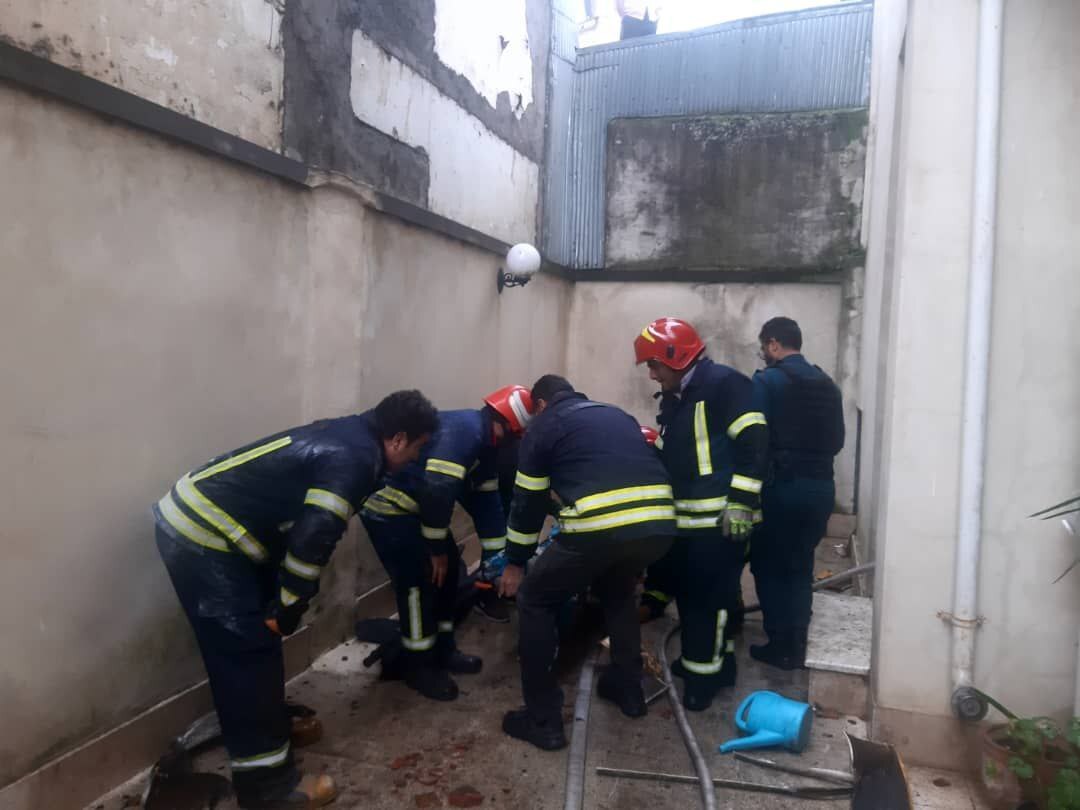 جزئیات آتش سوزی در میدان انقلاب لاهیجان