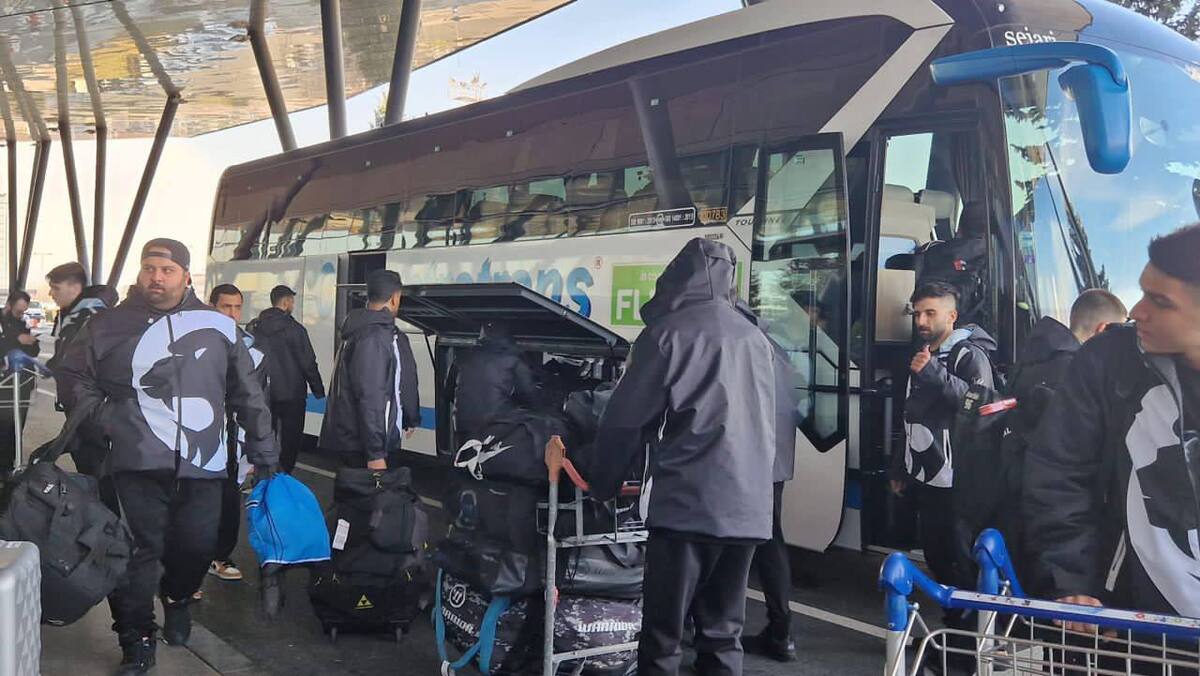 ورود تیم ملی هاکی روی یخ ایران به سارایوو برای حضور در رقابت‌های جهانی دیویژن ۳