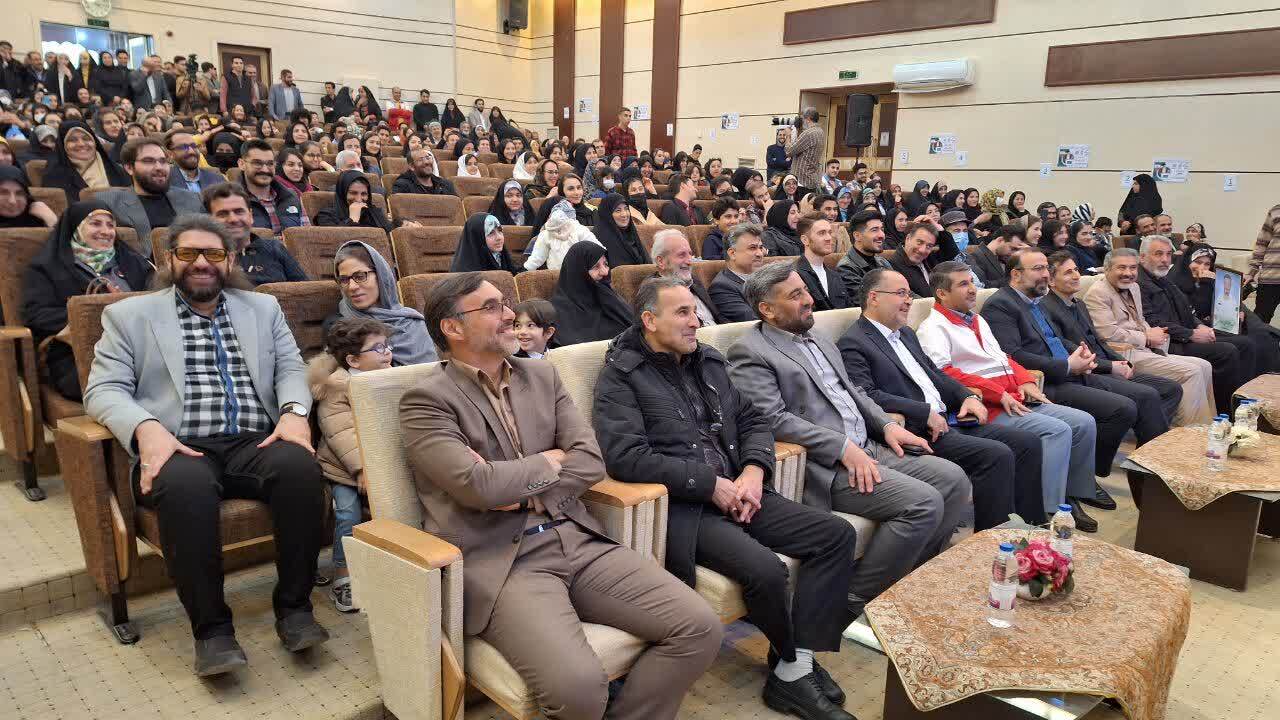 جوانان نخبه و برتر آینده کشور را تضمین می کنند