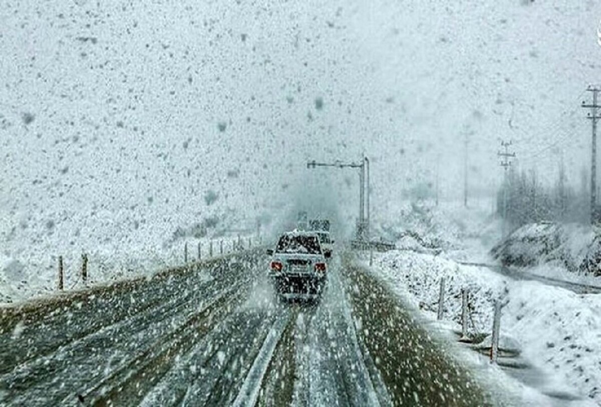 بارش برف و باران در جاده‌های ۲۴ استان