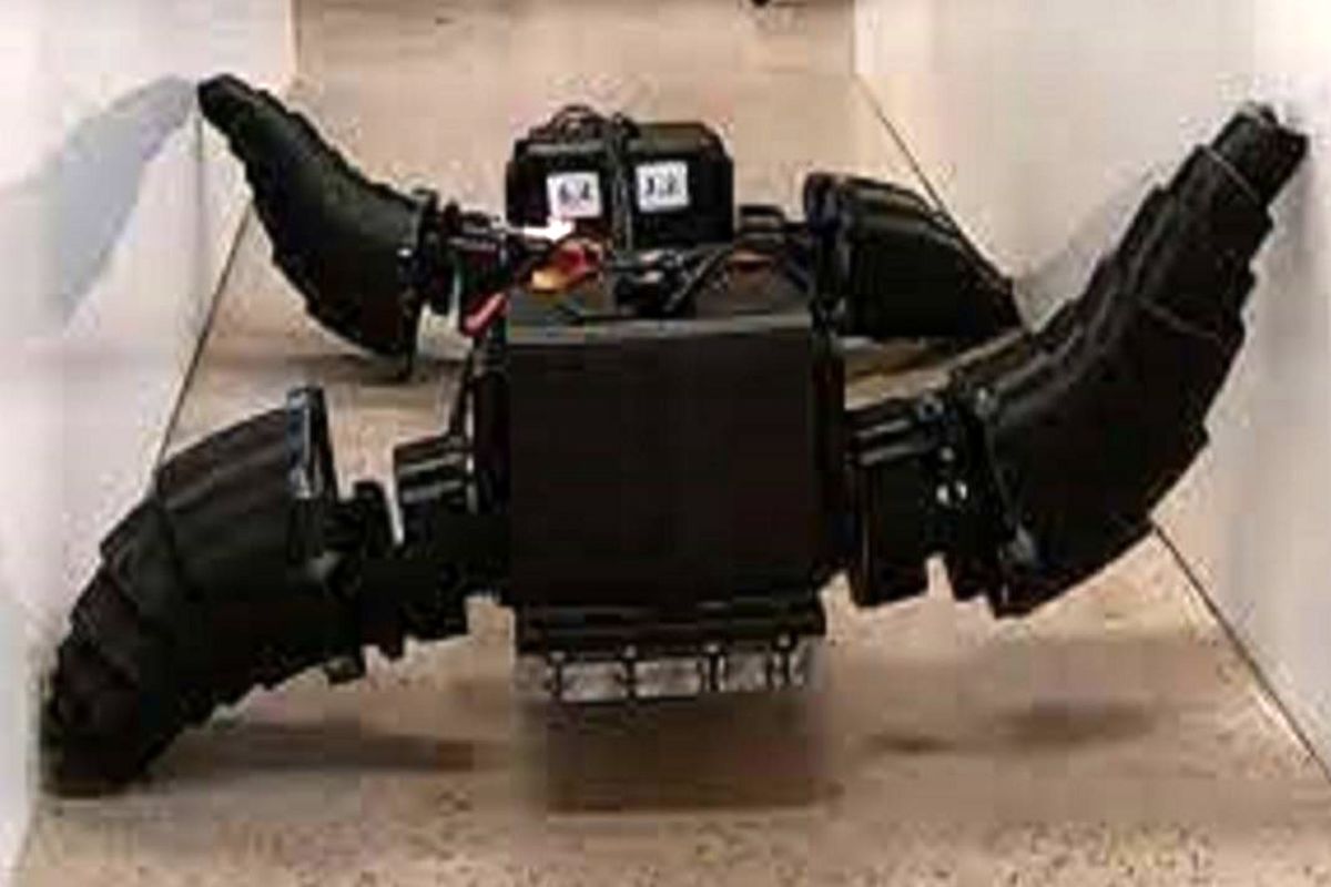 رباتی که از مسیرهای باریک به سادگی عبور کند