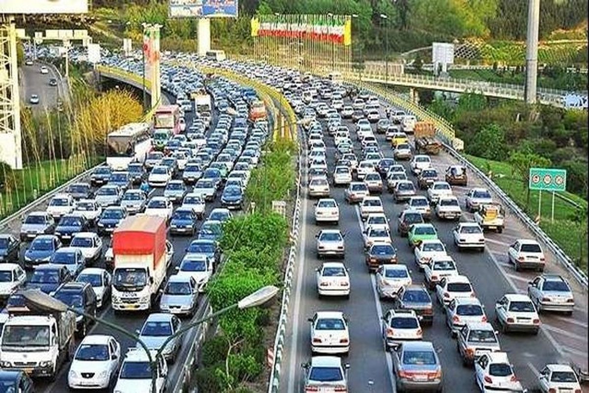 ترافیک در جاده های استان قزوین سنگین و نیمه سنگین است
