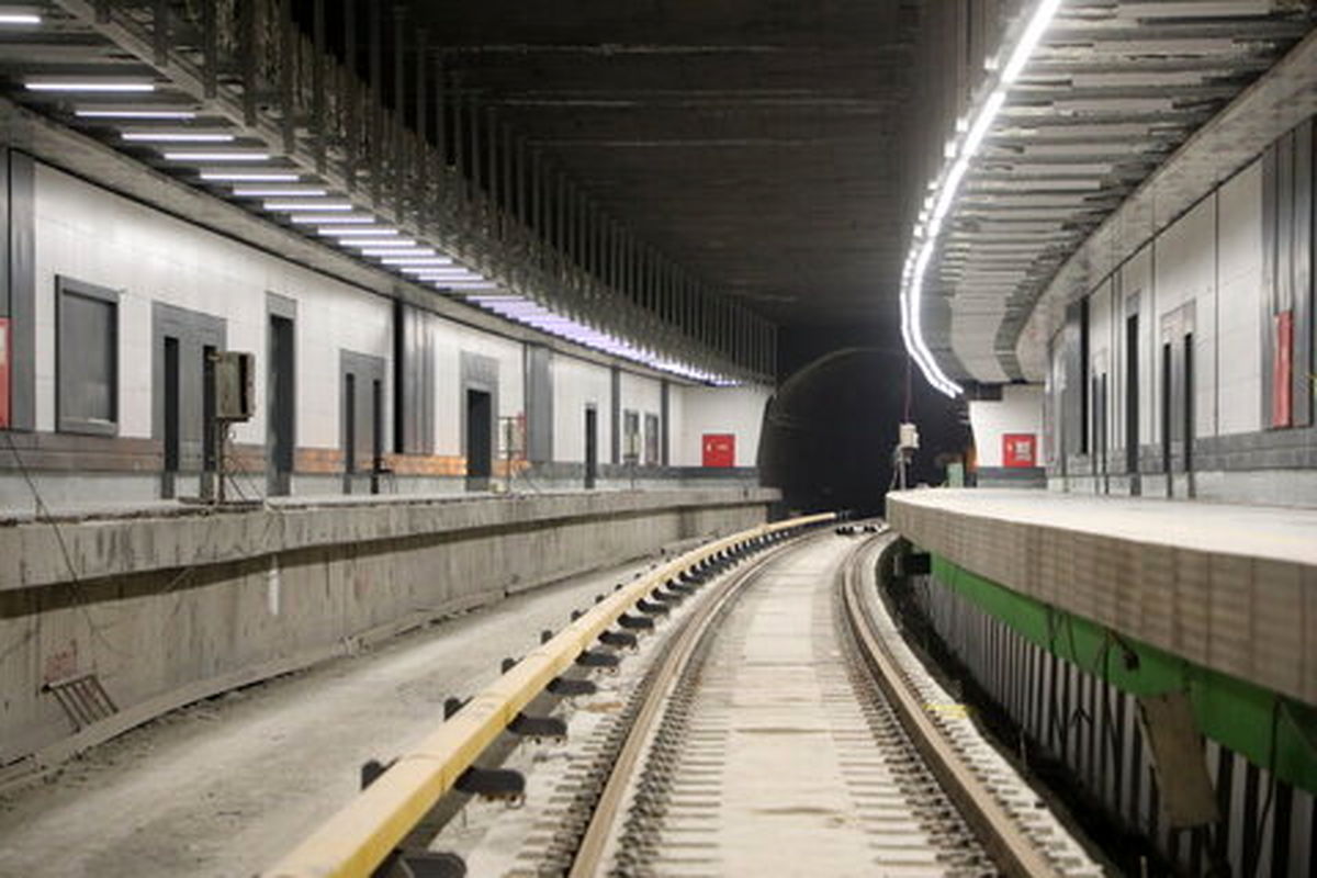 تکمیل بیش از ۱۷ کیلومتر زیرسازی و روسازی خطوط ریلی/ پروژه مترو قم، الگوی موفق تکیه‌بر توان داخلی