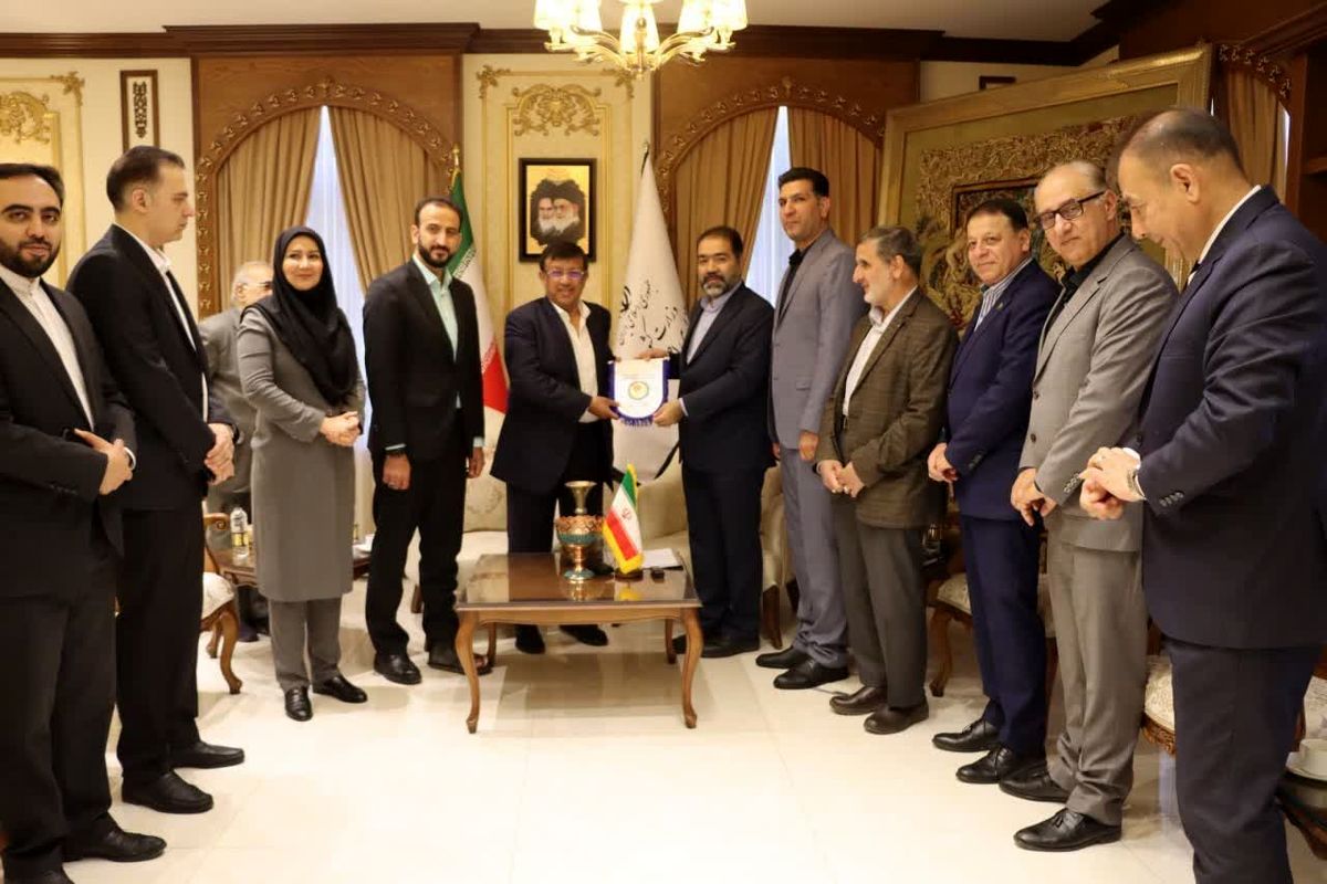 استاندار اصفهان با نایب‌رییس فدراسیون جهانی هندبال دیدار کرد