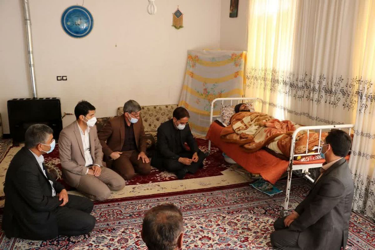 حمایت ویژه کمیته امداد ایلام از یک هزار و ۸۰۰ بیمار زمین گیر و صعب العلاج