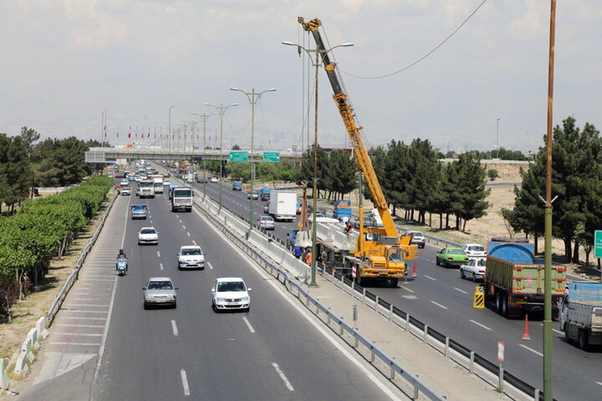 کاهش تصادفات در بزرگراه شهید هاشمی با نصب ۳ کیلومتر نیوجرسی