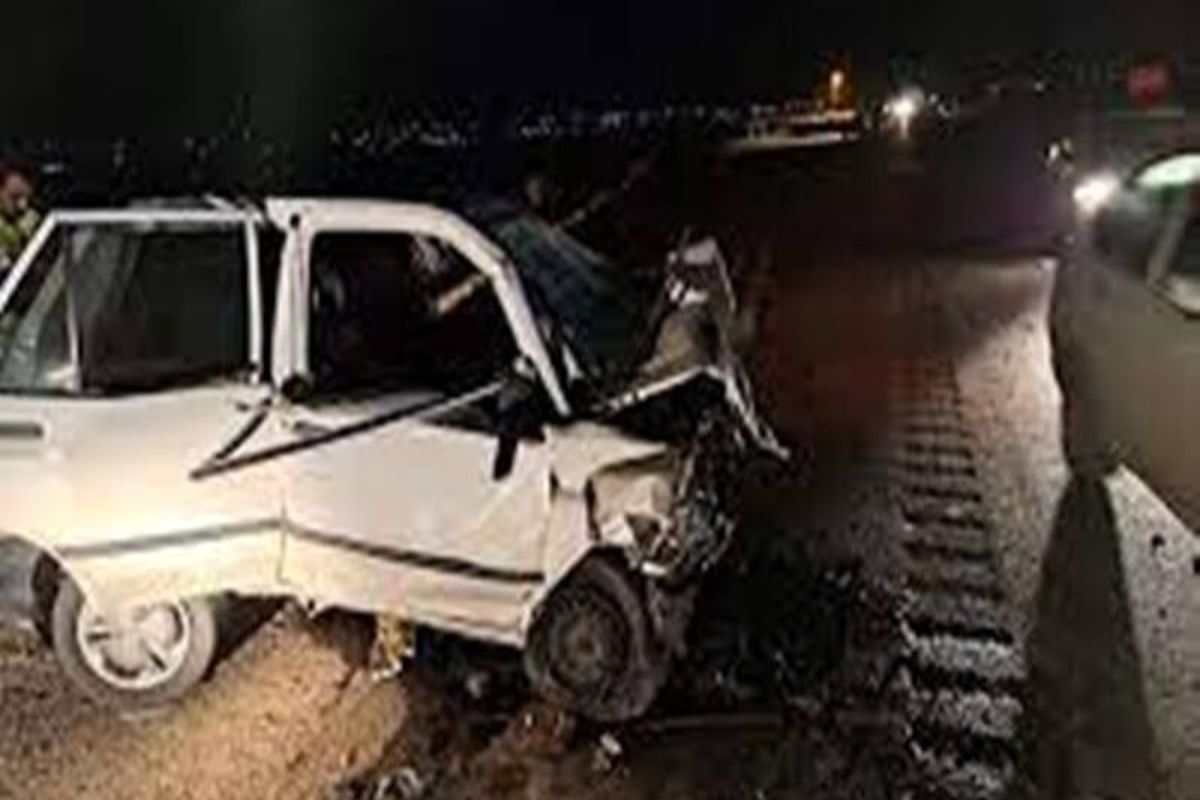انحراف خودروی پژو ۴۰۵ و برخورد با گاردریل ۲ نفر را به کام مرگ کشاند