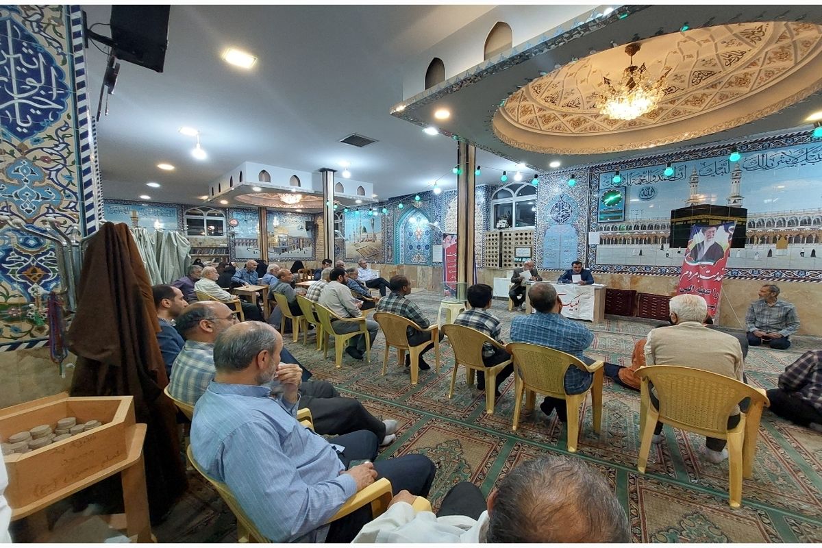 میز خدمت شهردار منطقه ده شهرداری اصفهان در مسجد امام حسین (ع)‌ خیابان مصلی