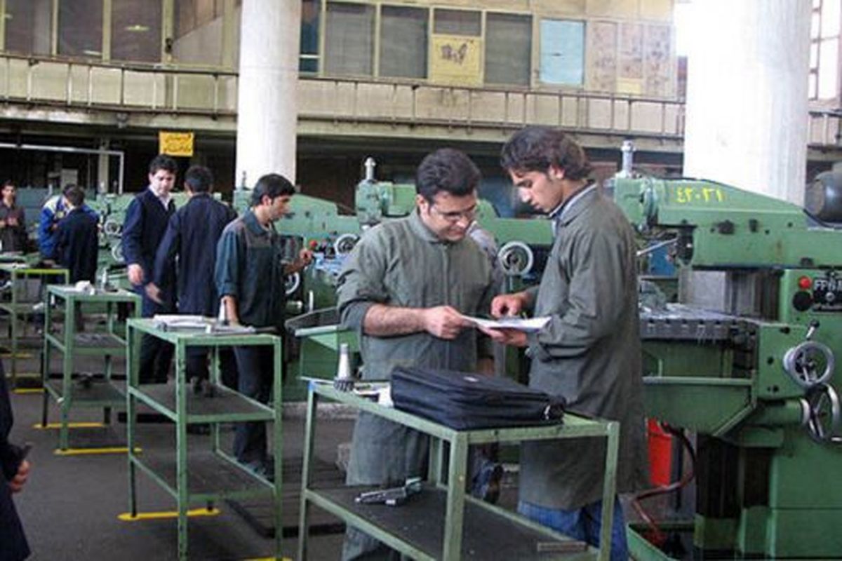 کاظمی: توسعه آموزش های مهارتی نیازمند مشارکت کارخانجات و شهرکت های صنعتی است