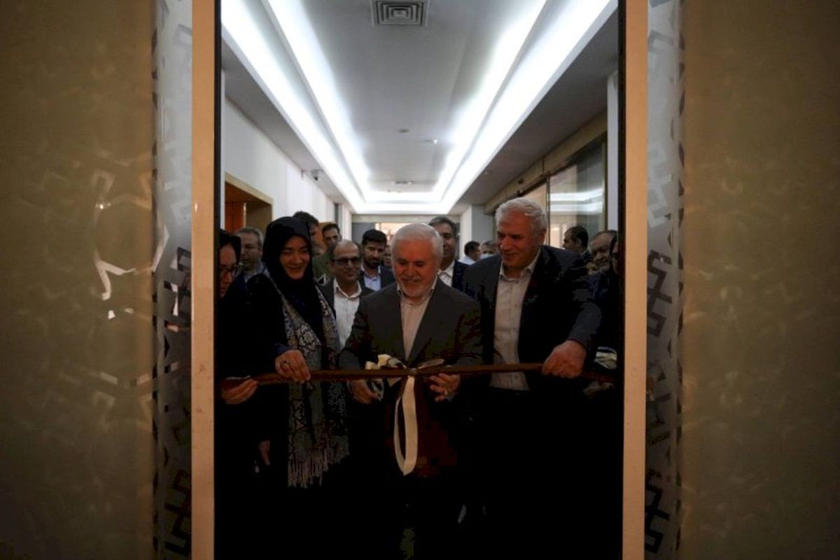 نمایشگاه مراقبت از مجموعه‌های موزه‌ای افتتاح شد/ نمایشگاه مراقبت از مجموعه‌های موزه‌ای آغازی برای پژوهش در تاریخ و فرهنگی ایرانی است