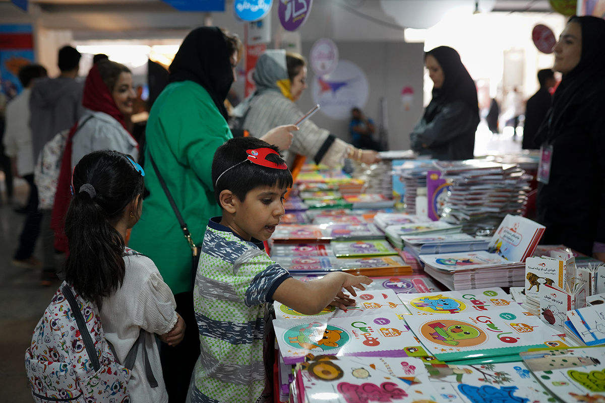 افتتاح فروشگاه کتاب شهر ایران در سیرجان