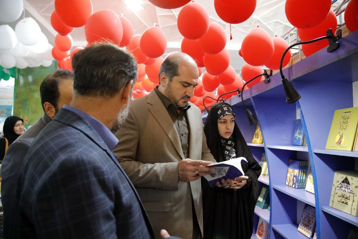بازدید معاون اجرایی رئیس جمهور از نمایشگاه کتاب/ منصوری: استقبال از نمایشگاه کتاب نشان داد فرهنگ کتابخوانی تحریم شدنی نیست