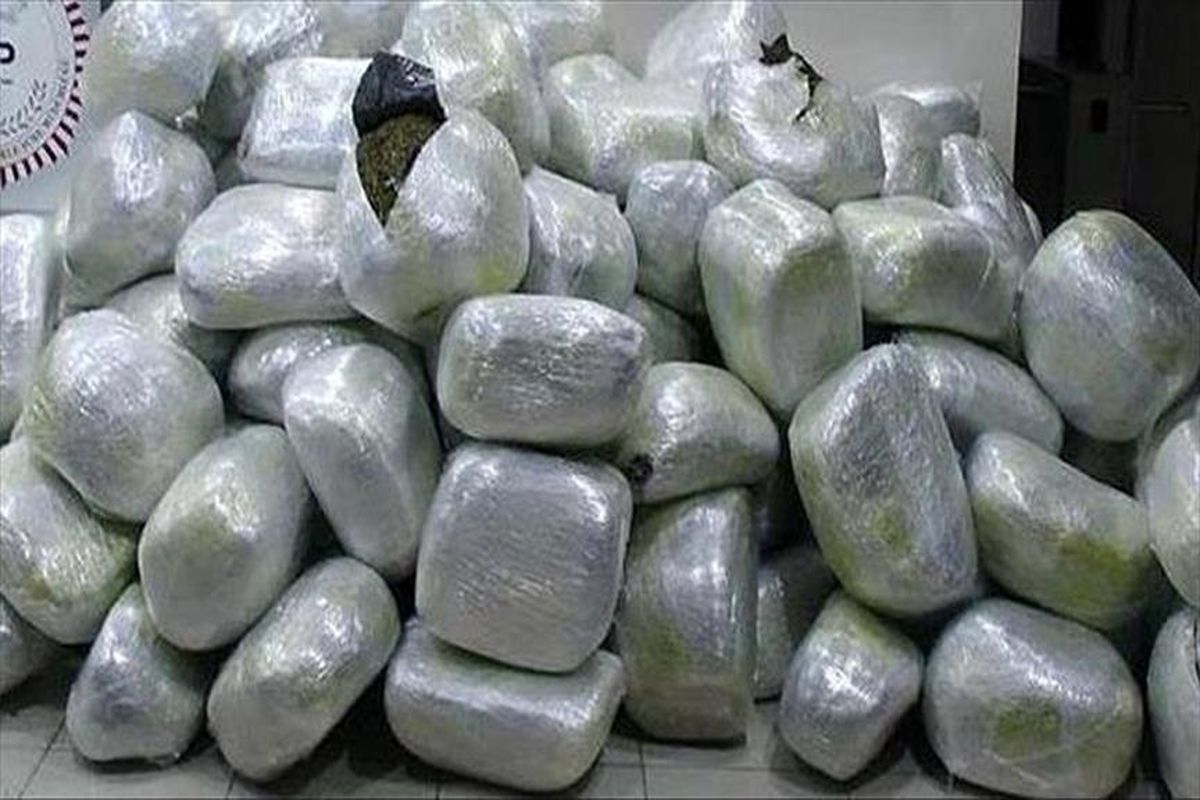 محموله یکهزار و ۳۲۰ کیلوگرمی مواد مخدر در سواحل غرب هرمزگان کشف شد