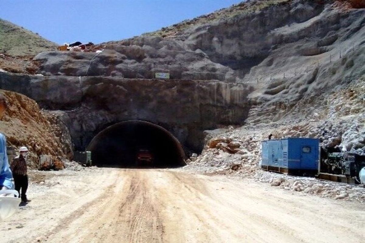 رکورد ۲۰ کیلومتر حفاری تونل و احداث یک هزار و ۱۱۷ کیلومتر انواع راه در سال ۱۴۰۱