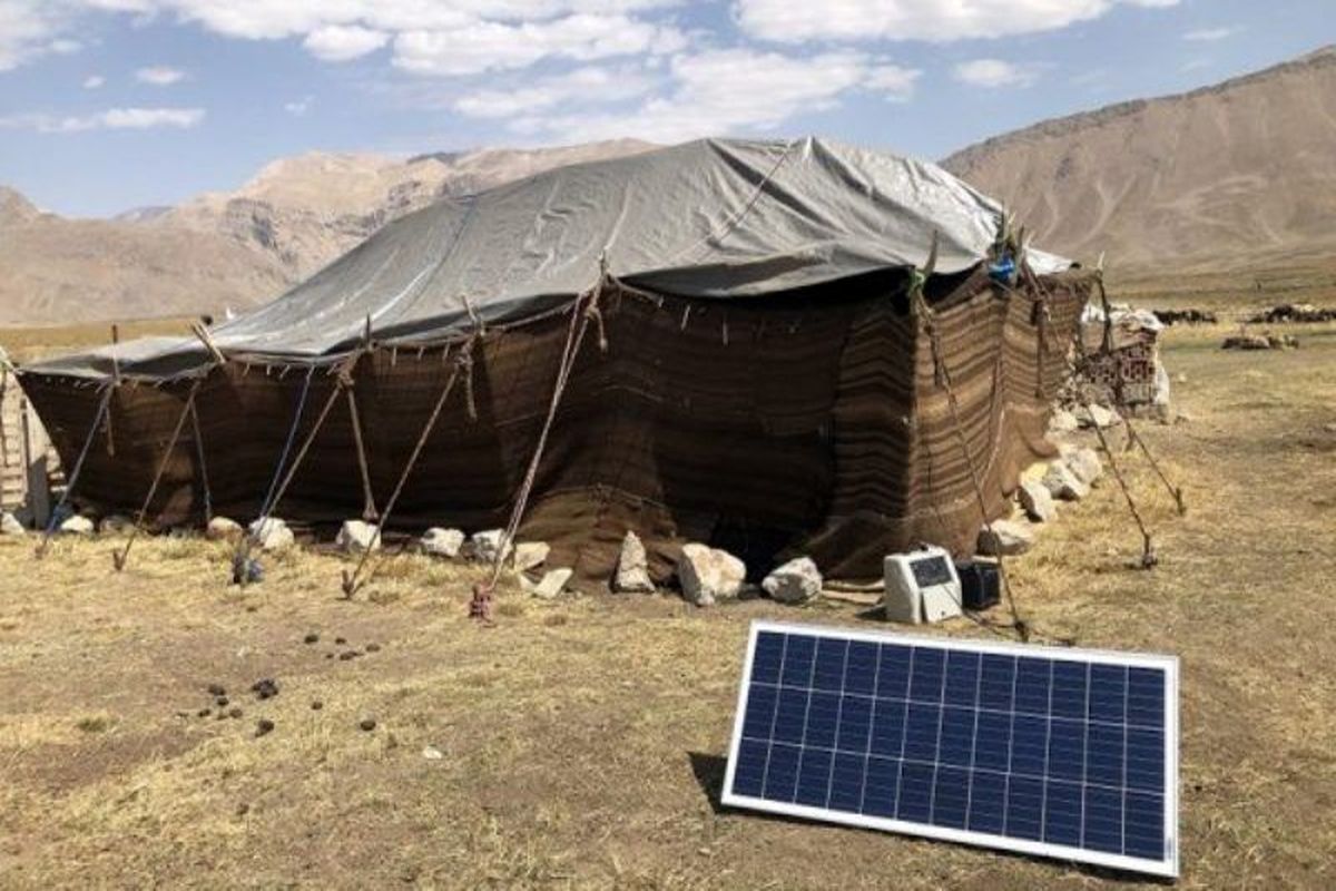 توزیع ۲۳۰ پنل خورشیدی عشایر آذربایجان غربی