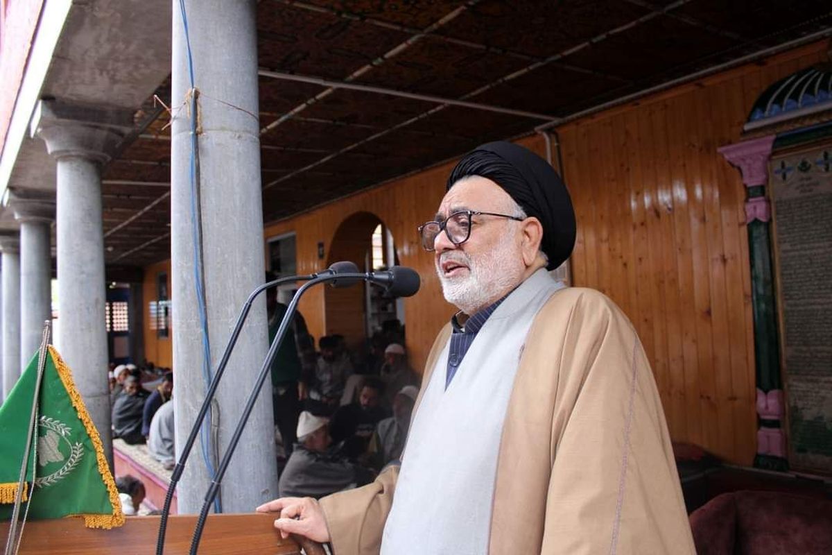 عالم کشمیری حمله مسلحانه به آیت‌الله سلیمانی را محکوم کرد