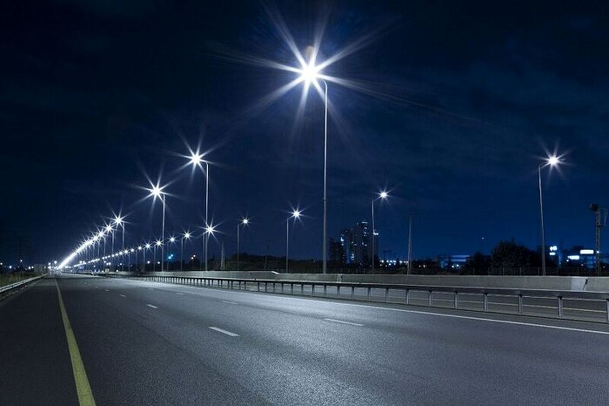 زنگانه خبر داد: نصب روشنایی جدید در ۵۵ کیلومتر از جاده‌های گلستان