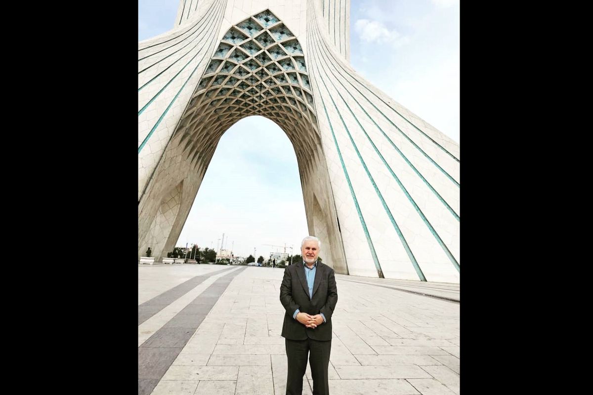 قائم‌مقام وزیر میراث فرهنگی، گردشگری و صنایع دستی از برج آزادی بازدید کرد