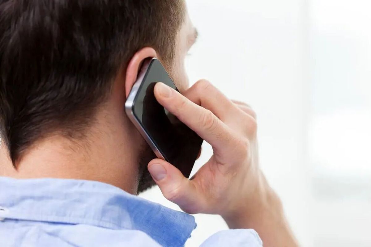 اگر نگران فشار خون خود هستید، کمتر با موبایل حرف بزنید!