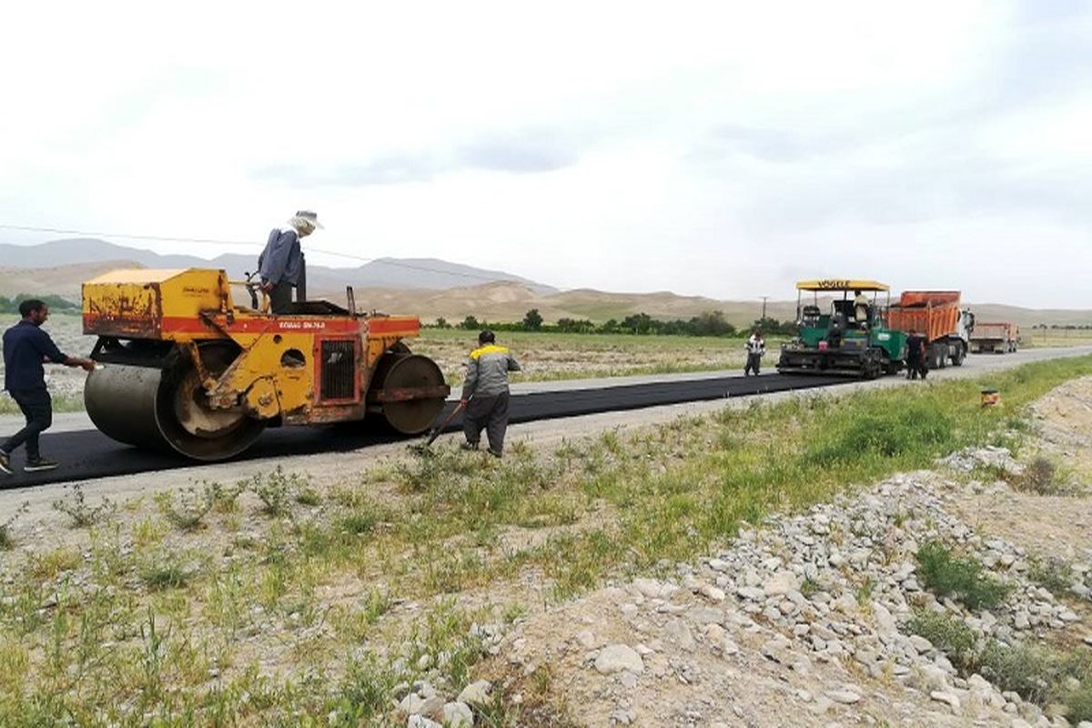 احداث و آسفالت و روکش آسفالت ۱۵.۷ کیلومتر از راه های روستایی و فرعی خراسان شمالی