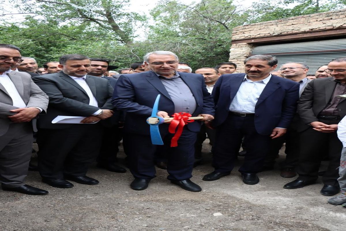 کلنگ زنی مرکز جامع سلامت اسبفروشان در شهرستان سراب با حضور وزیر بهداشت
