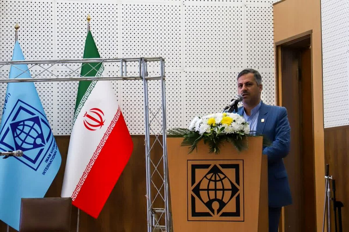 شعر از مظاهر اقتدار ملی ایرانی هاست