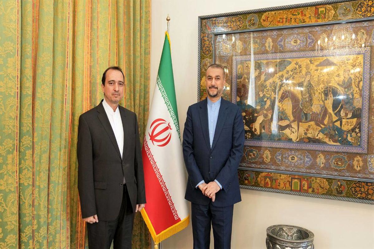 سرکنسول جدید ایران در پیشاور پاکستان با وزیر امور خارجه دیدار کرد