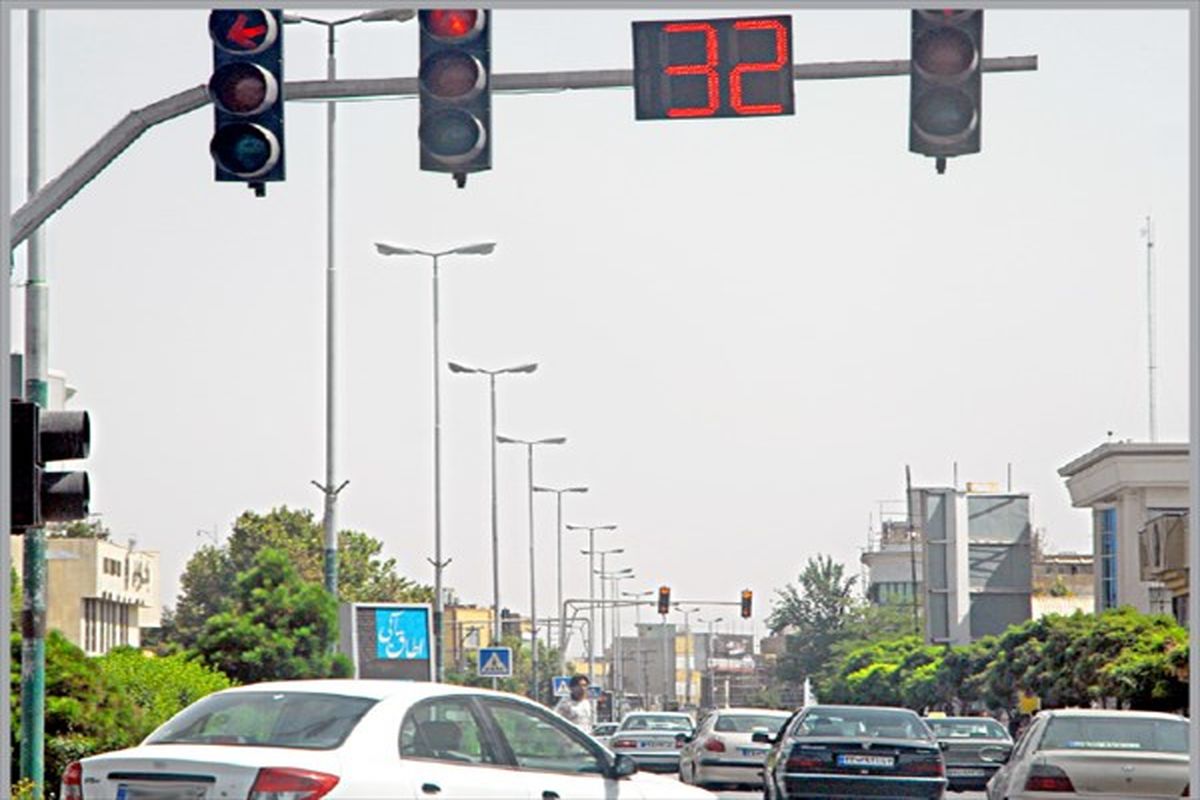 رفع گره های ترافیکی تقاطع فرجام و گلشن با تجهیز چراغ های راهنمایی