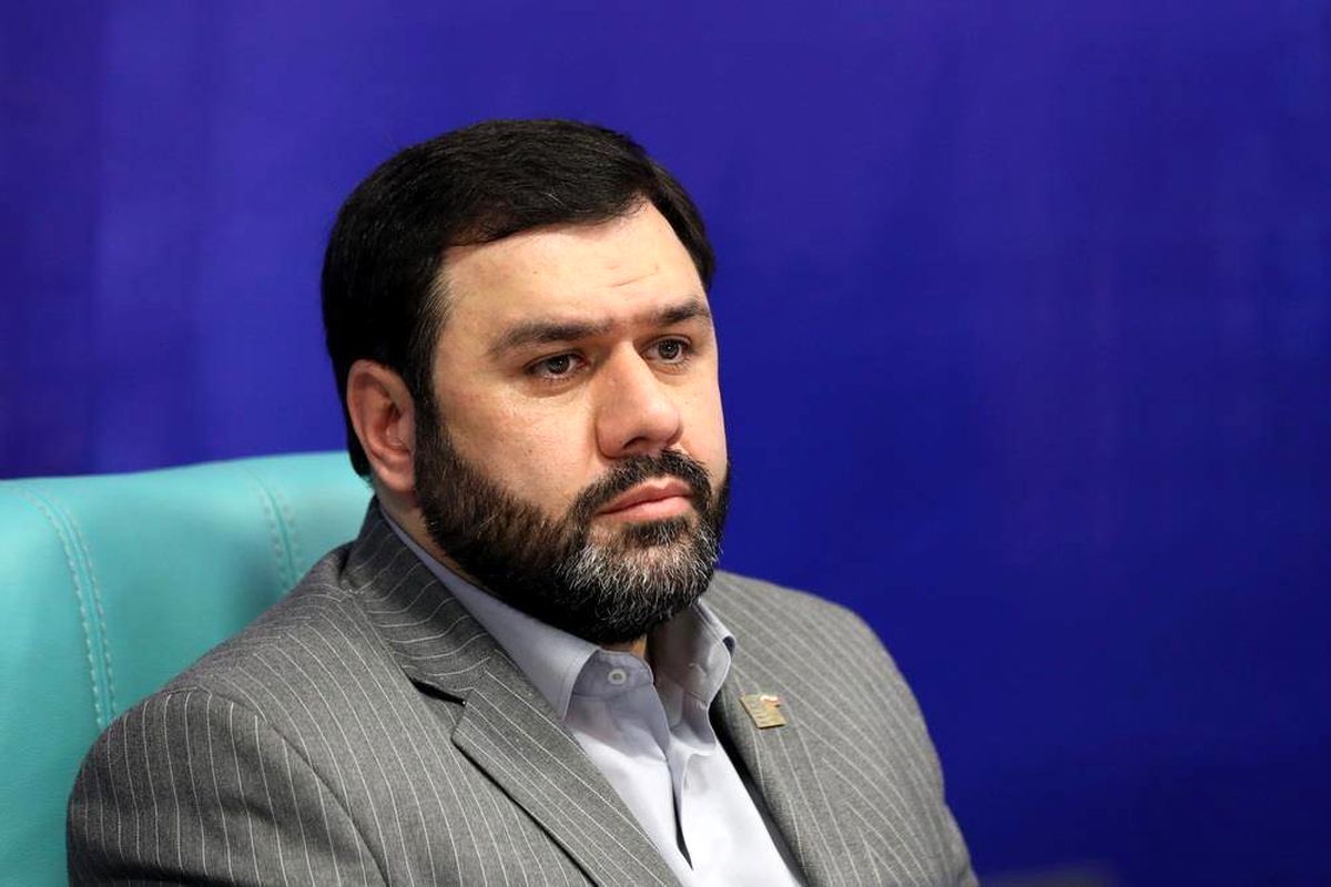 رئیس مرکز روابط عمومی وزارت ارتباطات نماینده مجلس را به استفاده از سکوهای ایرانی دعوت کرد