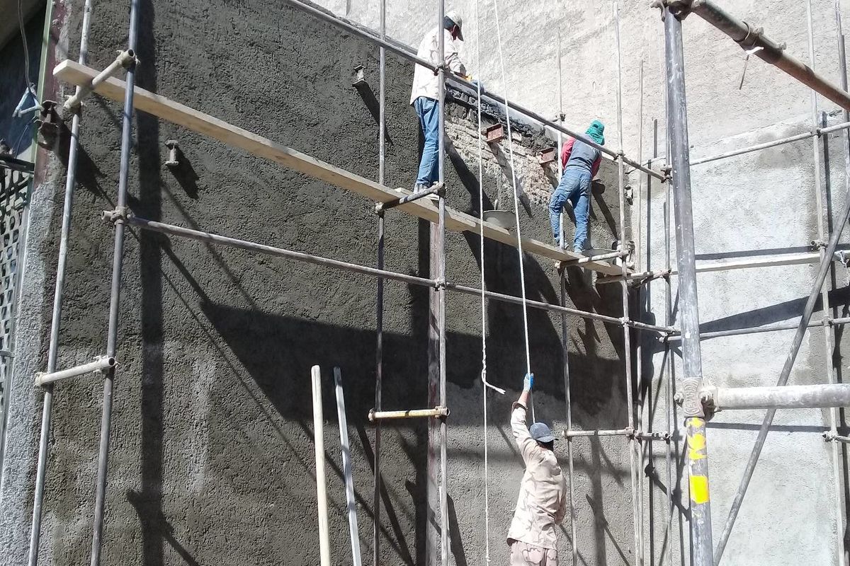 اجرای ۲ هزار و ۶۵۰ متر مربع جداره سازی در محله ولیعصر