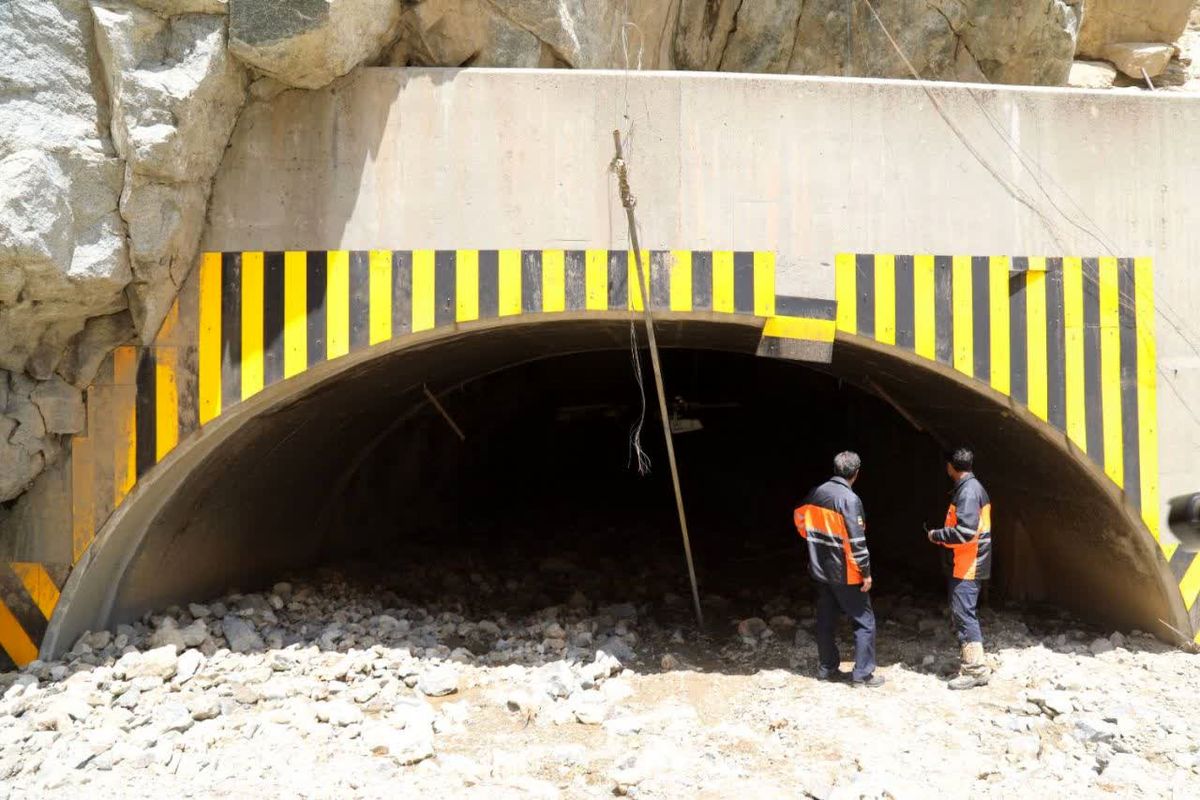 ادامه اجرای عملیات پاکسازی و بازگشایی تونل شماره ۲ جاده چالوس