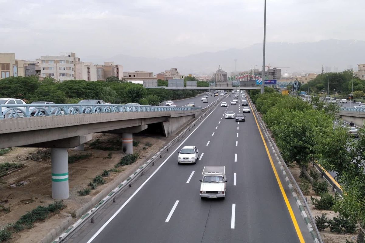 ۴۰ کیلومتر از  مسیر بزرگراه های شهید چراغی و نواب خط کشی شد