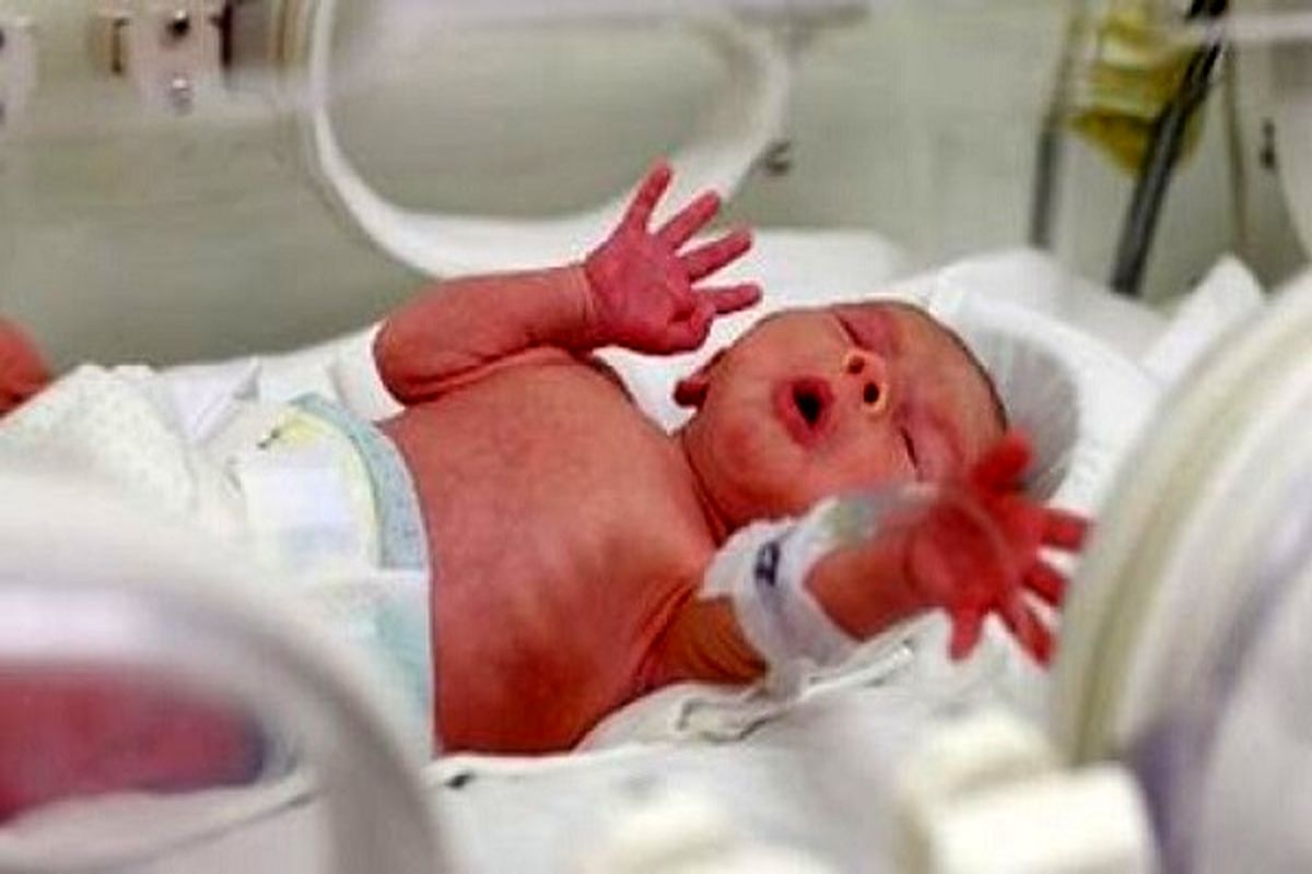 یک اشتباه عجیب پزشکی نوزادی را ۱۲ سال زمین‌گیر کرد!