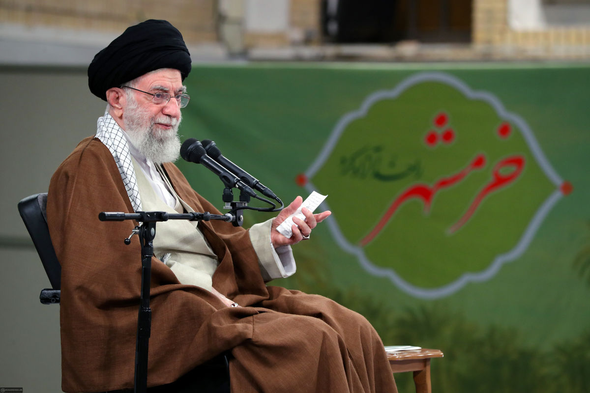 رهبر انقلاب: تکرار می‌کنم که مجلس یازدهم انقلابی است/ نگاه قوا و دستگاه‌ها همکاری و هم‌افزایی باشد